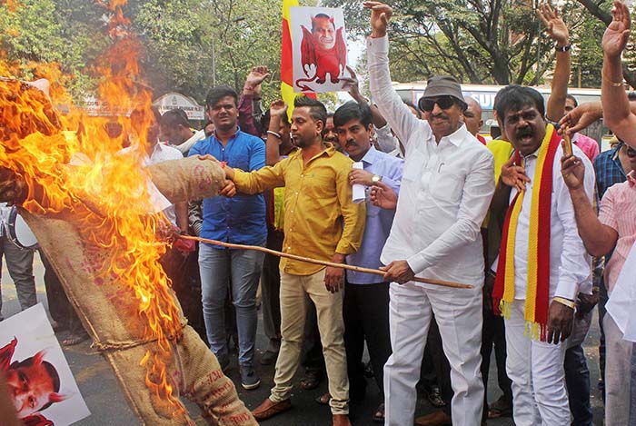 ಗೋವಾ ಸಚಿವರ ಹೇಳಿಕೆಗೆ ಖಂಡನೆ: ಬೆಂಗಳೂರಿನೆಲ್ಲೆಡೆ ಕನ್ನಡಪರ ಹೋರಾಟಗಾರರಿಂದ ಪ್ರತಿಭಟನೆ
